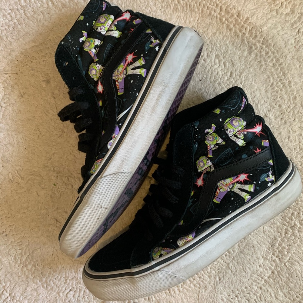 LIMITED Toystory Buzz Lightyear Canvas Sk8 Hi Vans